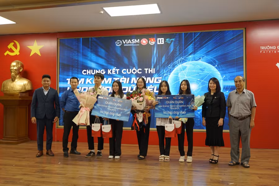 Tìm kiếm Tài năng Khoa học dữ liệu, thúc đẩy đam mê khoa học công nghệ của HS-SV.
