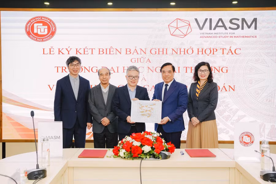 Lễ ký kết biên bản ghi nhớ hợp tác.