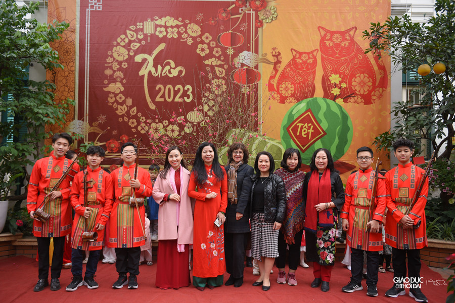 Những khách mời có mặt tại chương trình có những trải nghiệm với những nét văn hóa truyền thống. Những khách mời có mặt tại chương trình có những trải nghiệm với những nét văn hóa truyền thống.