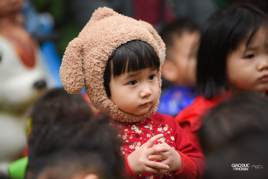 Các bạn nhỏ hào hứng vào những hoạt động của chương trình. Các bạn nhỏ hào hứng vào những hoạt động của chương trình.