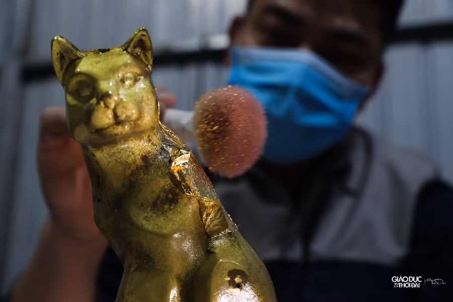 Vàng lá được sử dụng trong quá trình chế tác