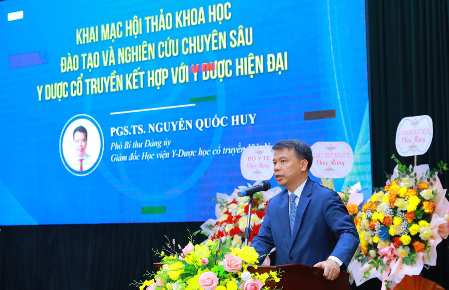 PGS.TS Nguyễn Quốc Huy – Giám đốc Học viện Y dược học cổ truyền Việt Nam trao đổi tại hội thảo. PGS.TS Nguyễn Quốc Huy – Giám đốc Học viện Y dược học cổ truyền Việt Nam trao đổi tại hội thảo.