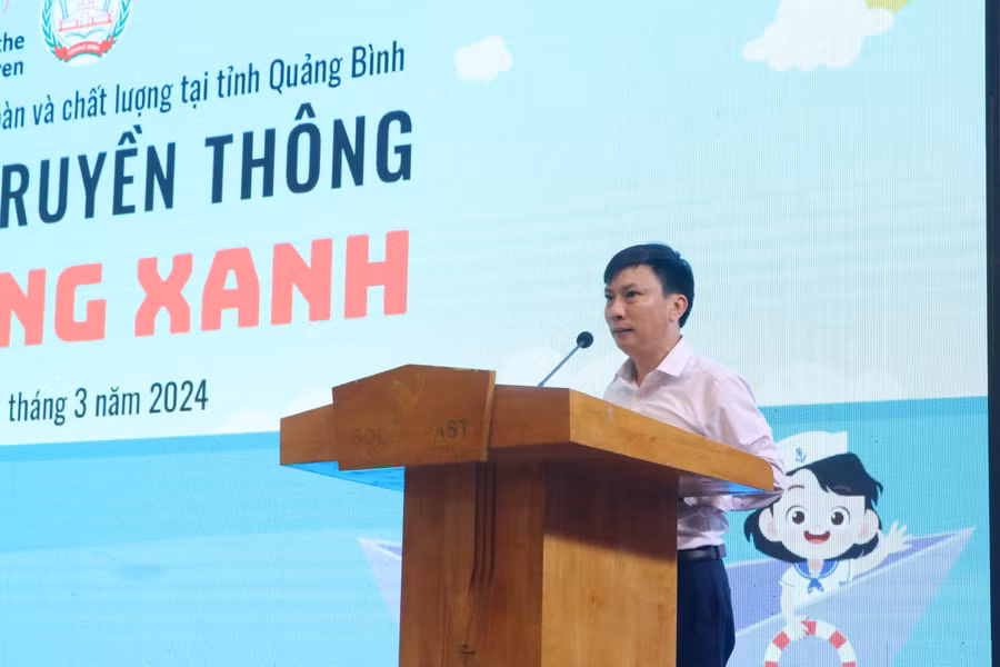 Ông Lê Viết Cảm, Trưởng phòng Mầm non - Tiểu học, Sở GD&amp;ĐT Quảng Bình phát biểu khai mạc.