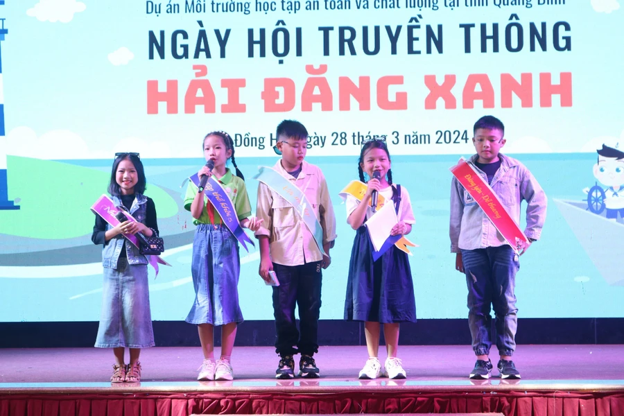 Học sinh thực hiện truyền thông với nhiều chủ đề hấp dẫn.