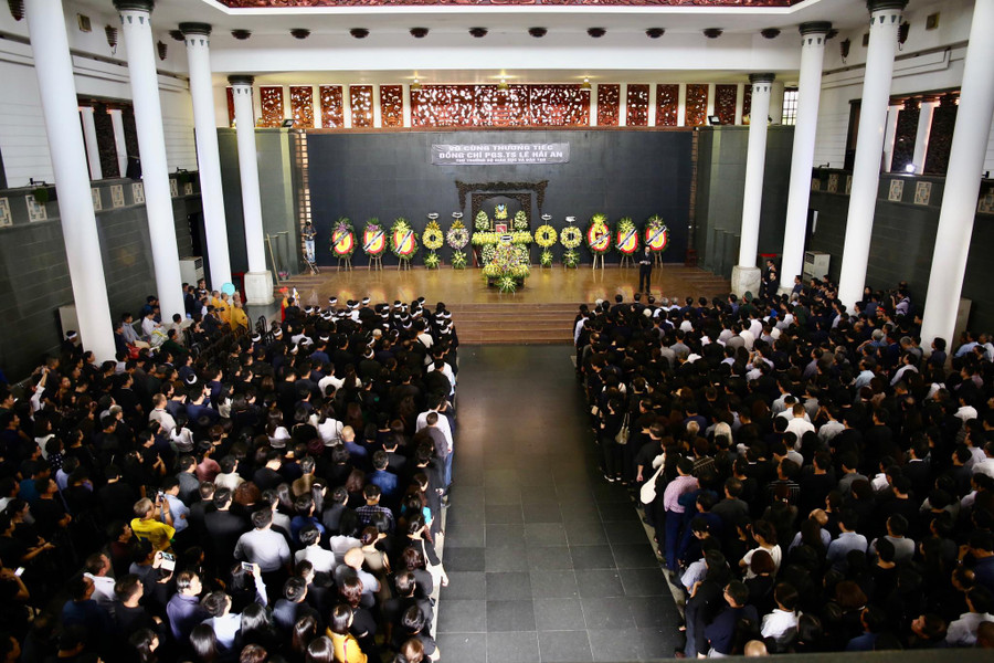 14h30 phút, Lễ truy điệu PGS.TS Lê Hải An bắt đầu