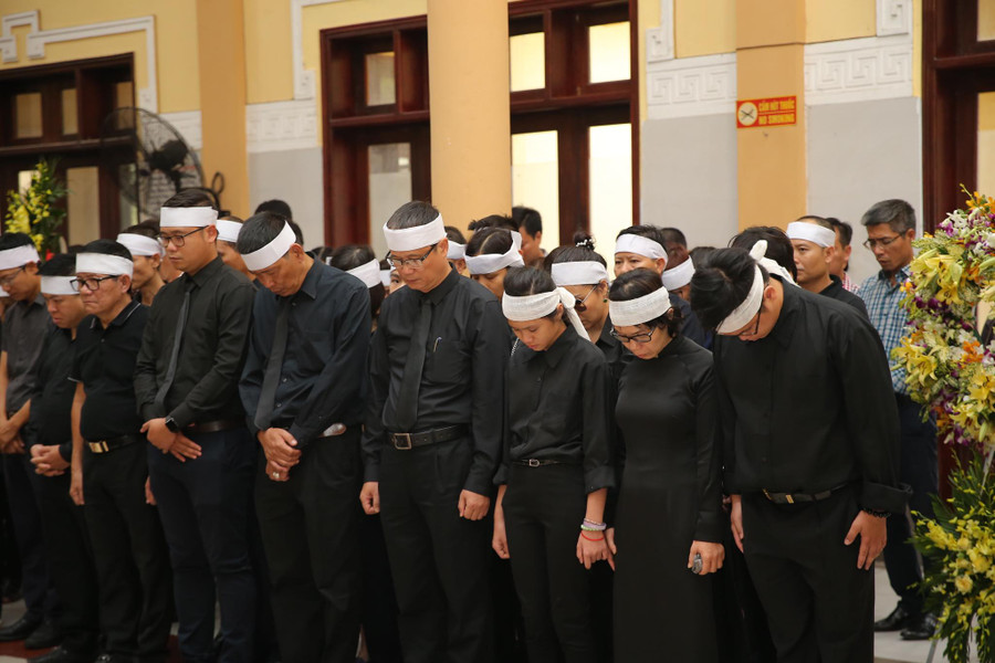 Kính cẩn nghiêng mình phút tiễn biệt một tài năng, nhân cách lớn