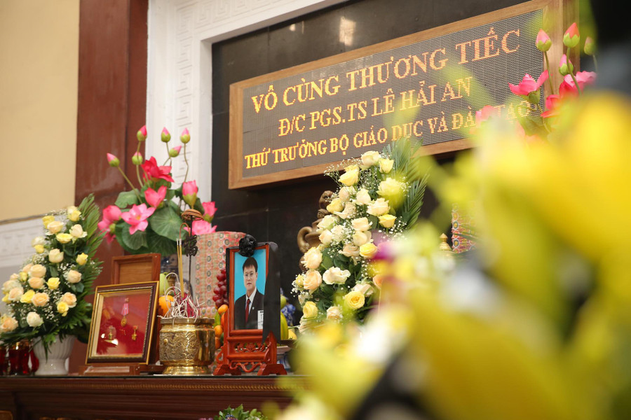 Đồng chí Lê Hải An ra đi nhưng để lại một tấm gương sáng về một nhà giáo tận tụy, một nhà khoa học say mê nghiên cứu và một nhà quản lý giáo dục tâm huyết, trách nhiệm