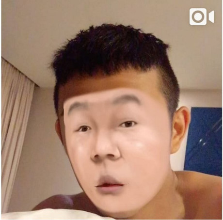 Top 9 thần tượng Kpop kỳ lạ, gây sốc nhất trên Instagram - Ảnh 10 Top 9 than tuong Kpop ky la, gay soc nhat tren Instagram - Anh 10