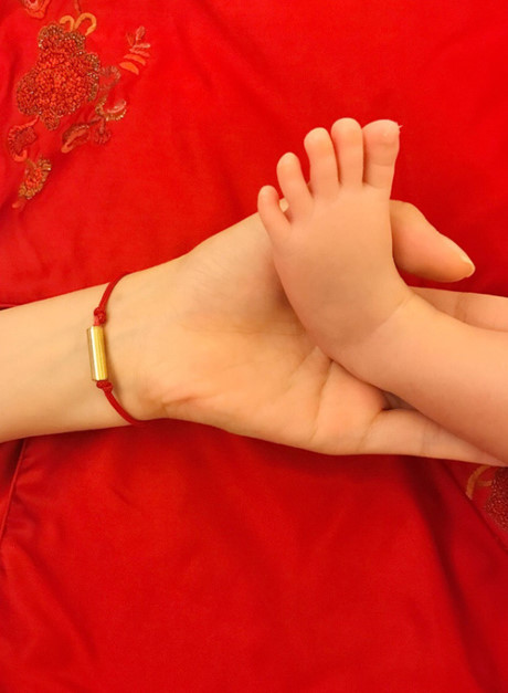Đầy tháng con gái, Lâm Tâm Như khoe hình ảnh cực yêu - Ảnh 3 Day thang con gai, Lam Tam Nhu khoe hinh anh cuc yeu - Anh 3