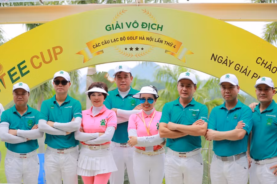 Tinh thần đồng đội, sức mạnh đoàn kết là những giá trị cốt lõi được nêu cao, gìn giữ và phát huy trong suốt 3 mùa giải qua. Giải vô địch các Câu lạc bộ Golf TP. Hà Nội lần thứ 4 hứa hẹn sẽ mang đến những màn so tài quyết liệt, hấp dẫn, cảm xúc trên tinh thần thi đấu công bằng, cao thượng, khẳng định: “Chiến thắng ghi dấu nỗ lực của tập thể là chiến thắng vinh quang và ý nghĩa nhất”.