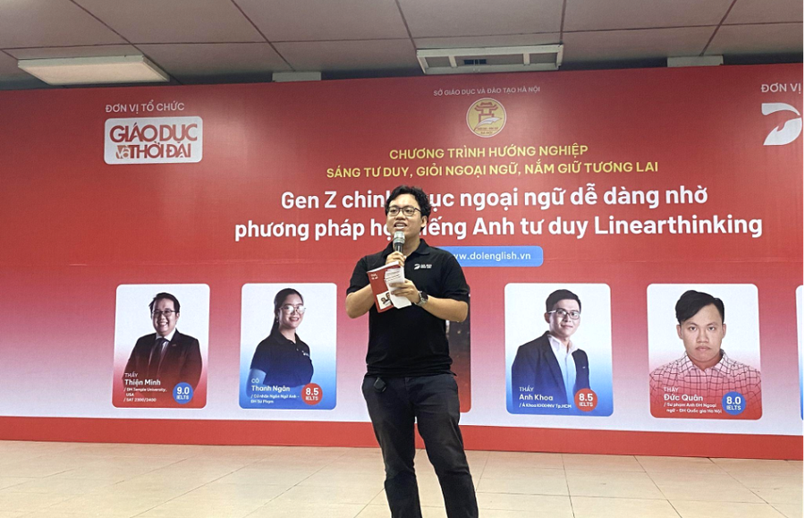 Thầy Đức Quân chia sẻ về phương pháp Linearthinking tại buổi workshop Thầy Đức Quân chia sẻ về phương pháp Linearthinking tại buổi workshop