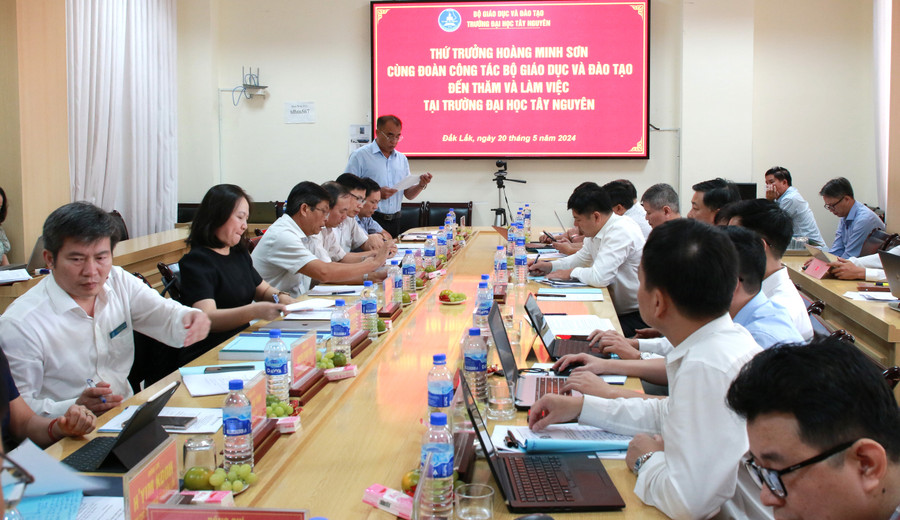 Các đại biểu dự buổi làm việc. (Ảnh: Thành Tâm)