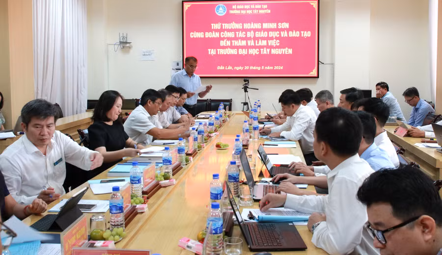 Các đại biểu dự buổi làm việc. (Ảnh: Thành Tâm)