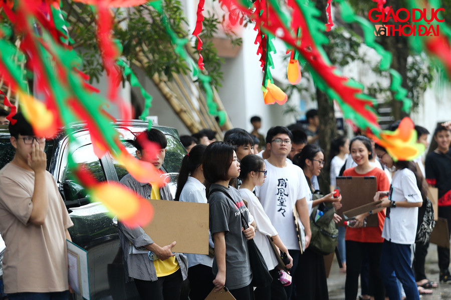 Con đường diều đường đoàn trường làm nên với mong muốn những thí sinh sẽ tự tin, bay cao, bay xa