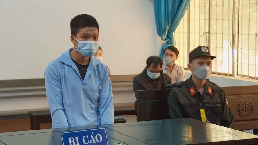 Đối tượng Nông Văn Quí tại TAND tỉnh Đắk Lắk (ảnh: ĐN).