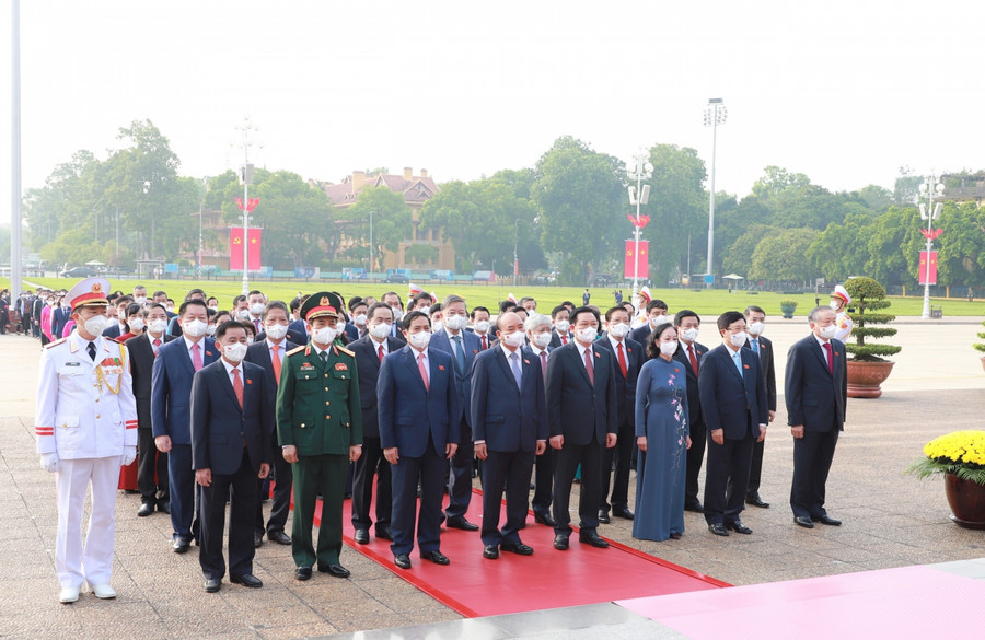 Chủ tịch nước Nguyễn Xuân Phúc, Thủ tướng Chính phủ Phạm Minh Chính, Chủ tịch Quốc hội Vương Đình Huệ và các đại biểu Quốc hội tưởng nhớ Chủ tịch Hồ Chí Minh Chủ tịch nước Nguyễn Xuân Phúc, Thủ tướng Chính phủ Phạm Minh Chính, Chủ tịch Quốc hội Vương Đình Huệ và các đại biểu Quốc hội tưởng nhớ Chủ tịch Hồ Chí Minh