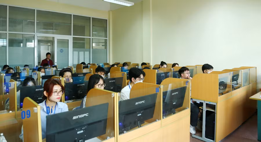 Phòng thi tin học.