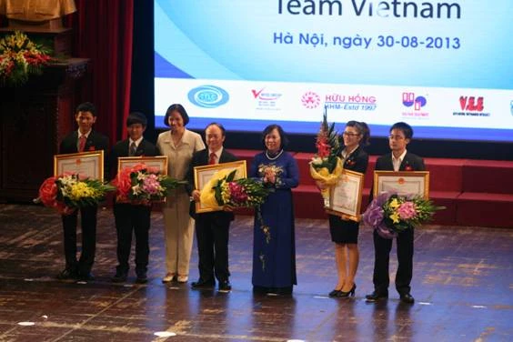 Khen thưởng đoàn Việt Nam đạt thành tích cao Hội thi tay nghề thế giới