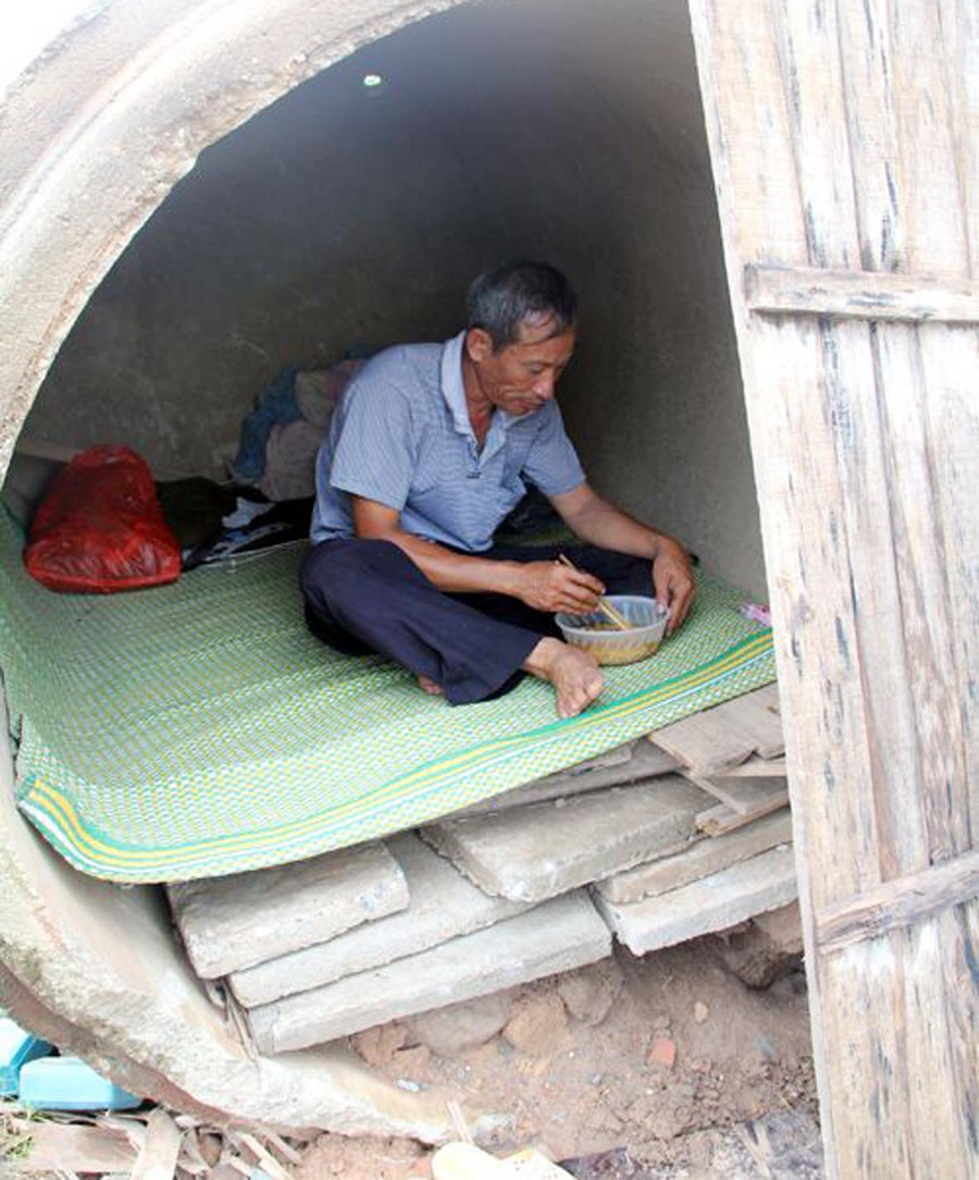 Ông Định trong ngôi nhà đặc biệt Ông Định trong ngôi nhà đặc biệt