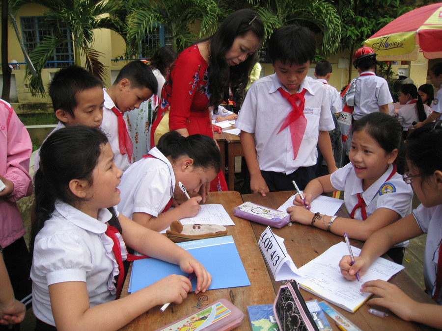 Giáo viên cần tổ chức hoạt động ngoại khóa cho học sinh để bổ sung những hạn chế của bài học lịch sử nội khóa