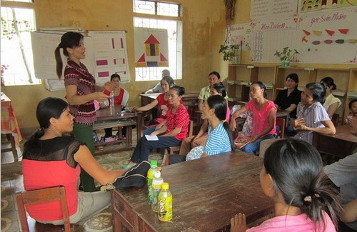 Cha mẹ học sinh Trường TH Tiền Phong 2 bàn giải pháp để học sinh được bán trú Cha mẹ học sinh Trường TH Tiền Phong 2 bàn giải pháp để học sinh được bán trú