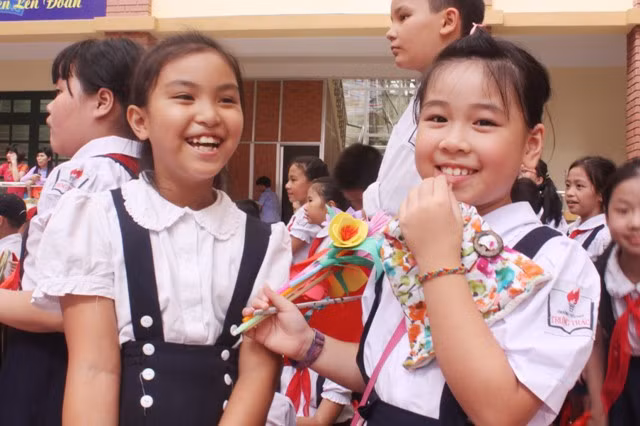 Tổ chức "Tuần làm quen" cho học sinh lớp 1