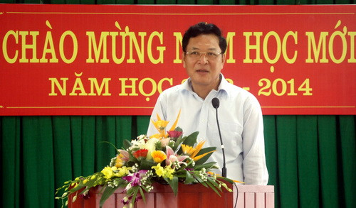 Bộ trưởng Phạm Vũ Luận phát biểu tại Trường THPT chuyên Lam Sơn (Thanh Hóa) Bộ trưởng Phạm Vũ Luận phát biểu tại Trường THPT chuyên Lam Sơn (Thanh Hóa)