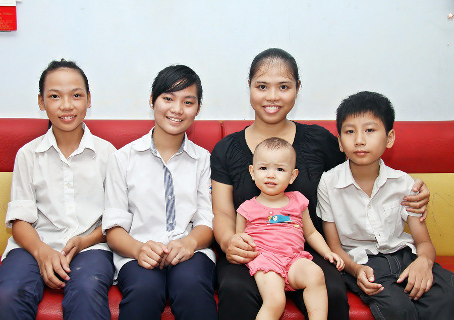 Mẹ con cô Oanh và “học trò” yêu