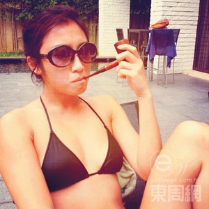 Miêu Đơn thường xuyên trưng ảnh ăn mặc khiêu khích lên mạng Miêu Đơn thường xuyên trưng ảnh ăn mặc khiêu khích lên mạng