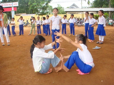 Hưởng ứng chương trình &quot;Nhà bán trú cho em&quot;