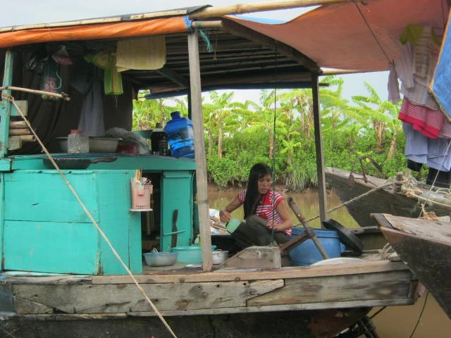 Nổi nênh thân phận làng chài