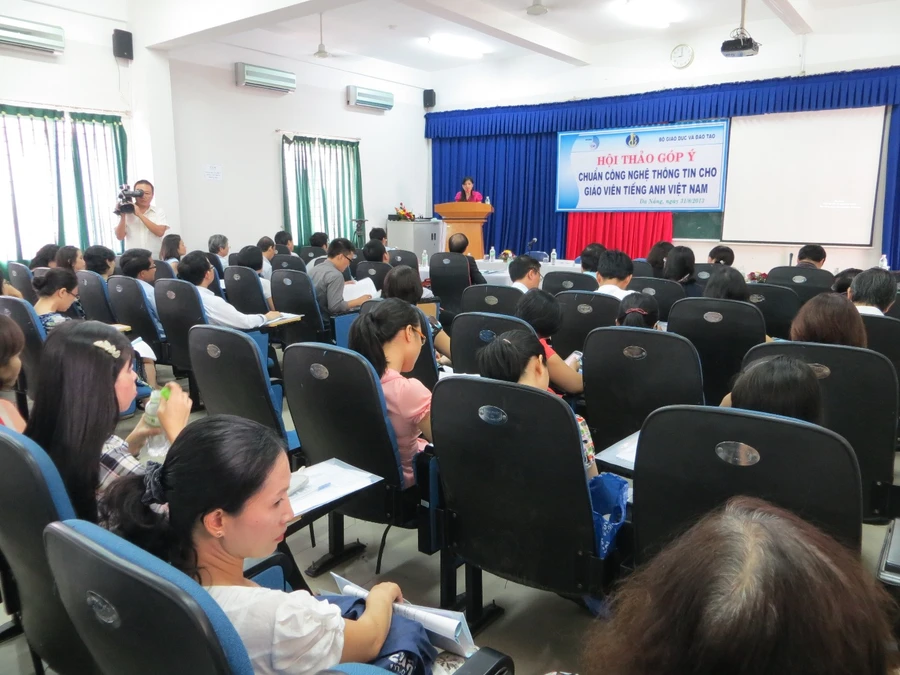 Xây dựng Chuẩn năng lực CNTT cho GV ngoại ngữ Việt Nam
