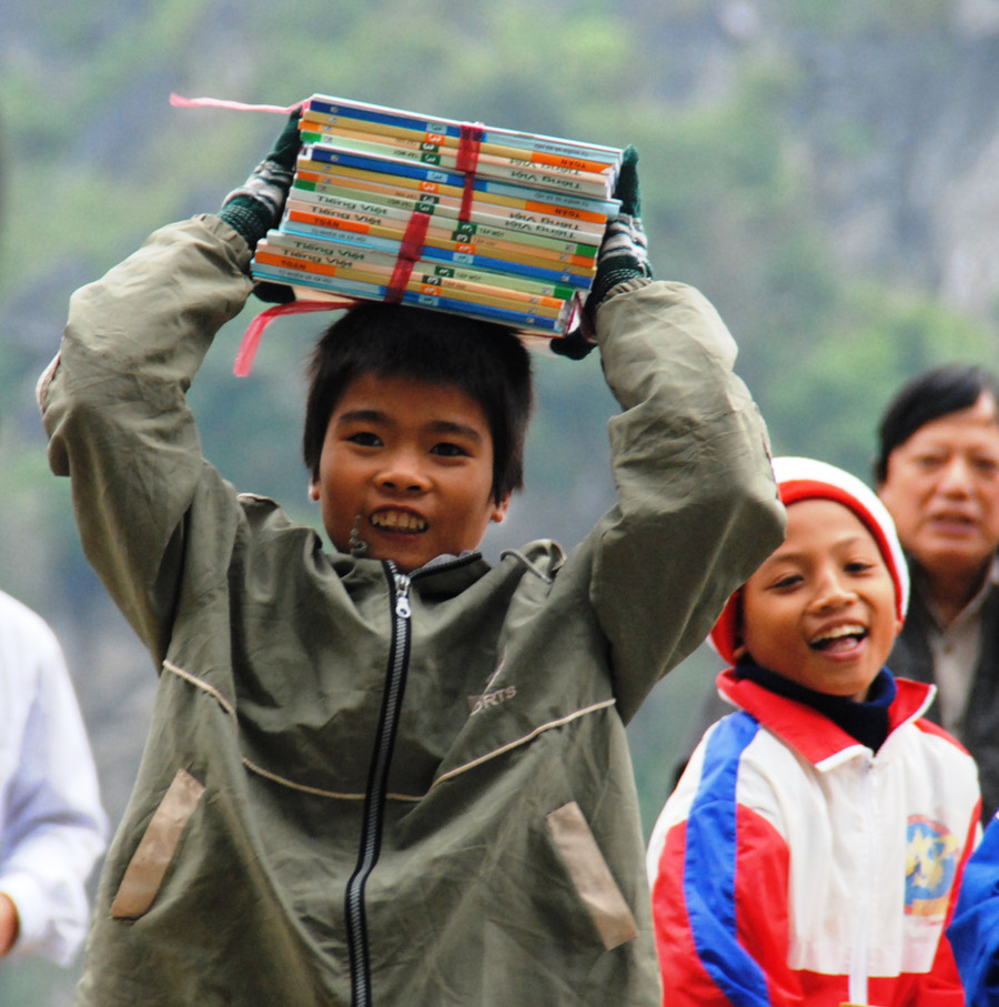 Đảm bảo SGK đủ cung ứng về tất cả các vùng sâu, vùng xa