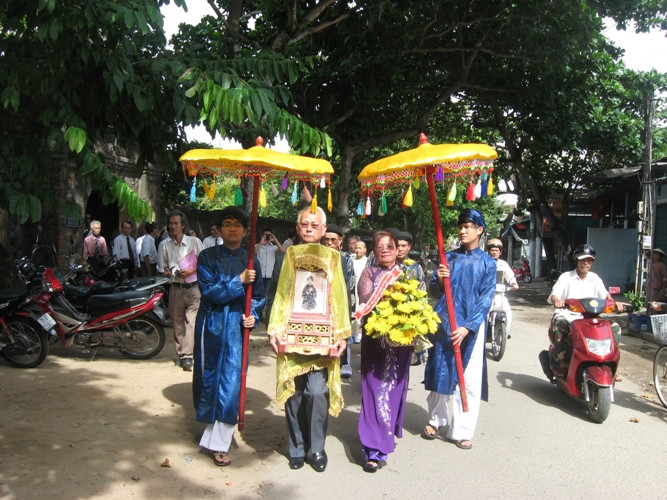 Lần đầu tiên triển lãm ảnh về vua Duy Tân tại Huế