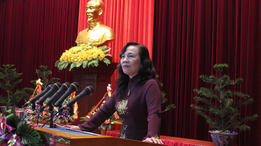 Thứ trưởng Bộ GD&ĐT Nguyễn Thị Nghĩa phát biểu tại Hội nghị