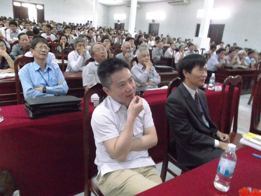 GS Ngô Bảo Châu và GS Lê Tuấn Hoa (hàng trên) cho rằng đây là Đại hội quan trọng của Toán học Việt Nam.