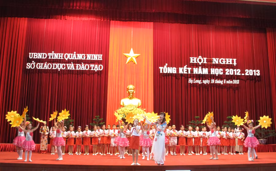 Văn nghệ chào mừng Hội nghị