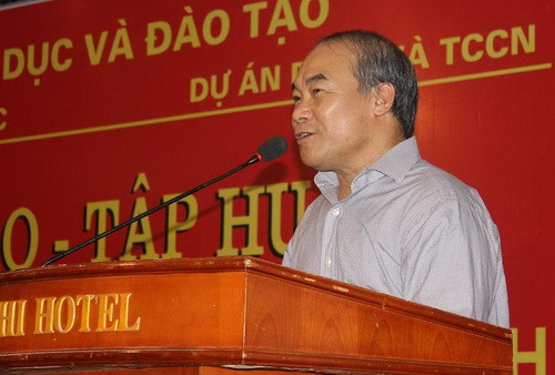 Thứ trưởng Nguyễn Vinh Hiển khai mạc lớp tập huấn phát triển CTGD nhà trường 