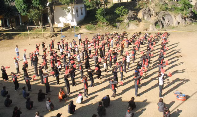 Tiếp tục bổ sung chính sách đặc thù với người học