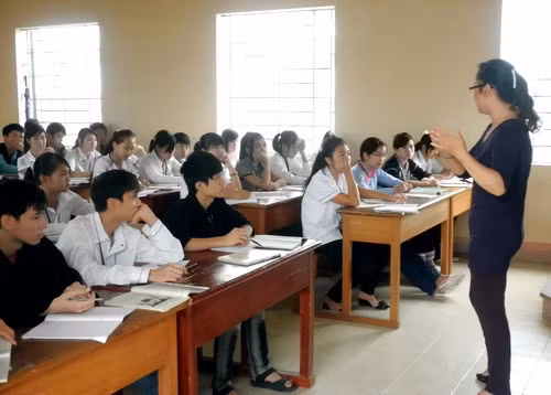 Những vướng mắc trong miễn, giảm học phí cho HS - SV hộ nghèo, khó khăn