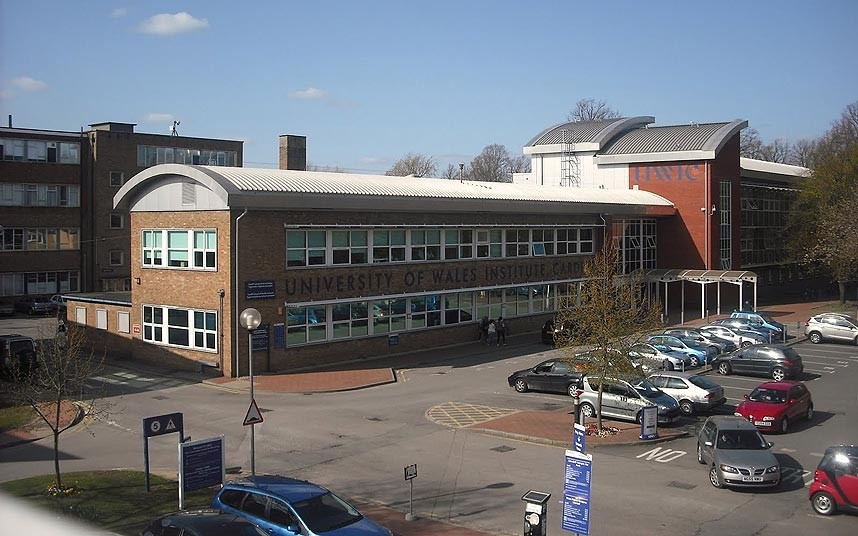 6. ĐH Cardiff Metropolitan: 95% SV tìm được việc làm hoặc học cao hơn sau khi tốt nghiệp. Tuy mới tách khỏi gia đình ĐH xứ Wales, Cardiff vẫn có tỷ lệ HS tìm được việc cao kỷ lục 6. Cardiff Metropolitan University Percentage of students in work or further education: 95.0% Having recently split off from the University of Wales family, Cardiff Metropolitan can still point to a proud employability record, with 95 per cent finding work or further study.