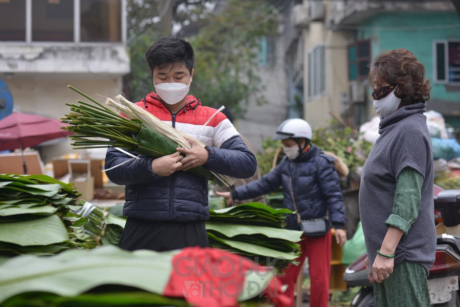 Sức mua giảm mạnh, tiểu thương tại chợ lá dong lớn nhất Thủ đô không giám nhập số lượng lớn.