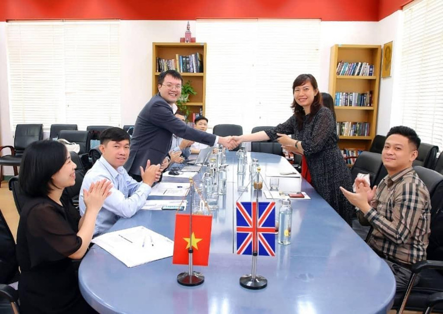 Hai bên đã trao đổi nhiều nội dung nhằm hỗ trợ cho sinh viên cũng như nâng cao chất lượng đào tạo.