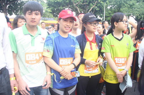 Các vận động viên trước giờ chạy Các vận động viên trước giờ chạy