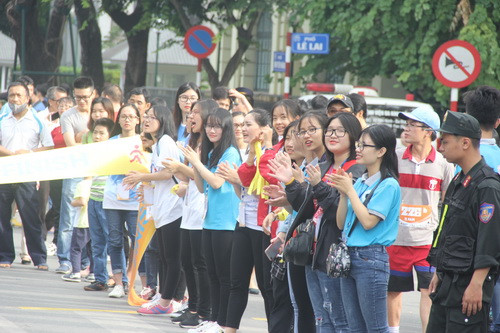 Những cổ động viên nhiệt tình, luôn "cháy" hết mình cho các vận động viên đặc biệt Những cổ động viên nhiệt tình, luôn "cháy" hết mình cho các vận động viên đặc biệt