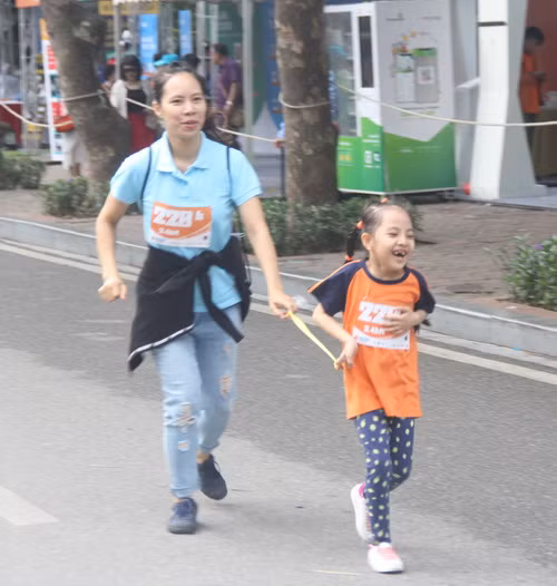 Hai mẹ con - đôi bạn cùng tiến