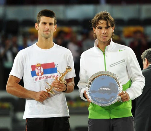 Novak Djokovic đăng quang trên mặt sân đất nện