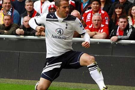 Van der Vaart cam kết không rời Tottenham