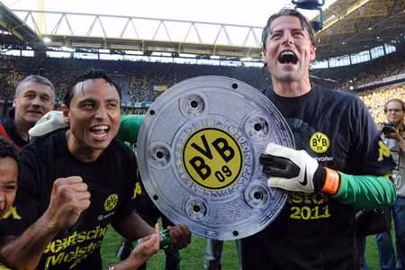 Dortmund vô địch Bundesliga sớm hai vòng đấu