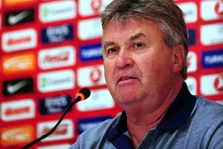 Guus Hiddink sẵn sàng trở lại Chelsea